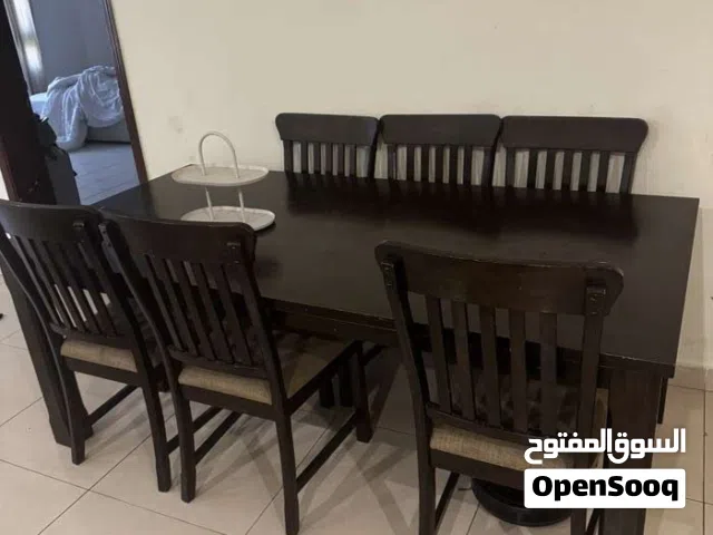 طاوله طعام مع كراسى بحاله ممتازه
