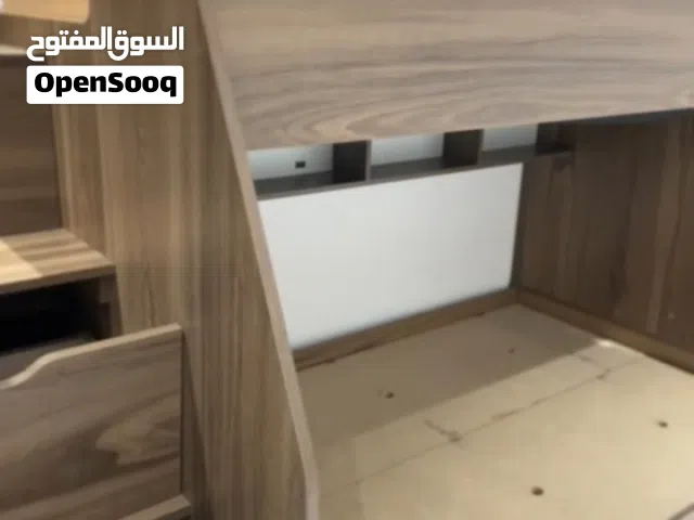 سريع بحالة فوق الممتاز دورين مع مكتبة وادراج تخزين