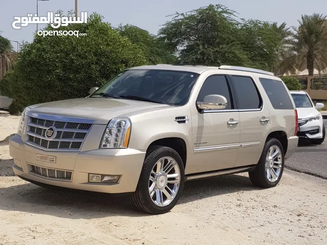 Cadillac Escalade 2013 in Central Governorate