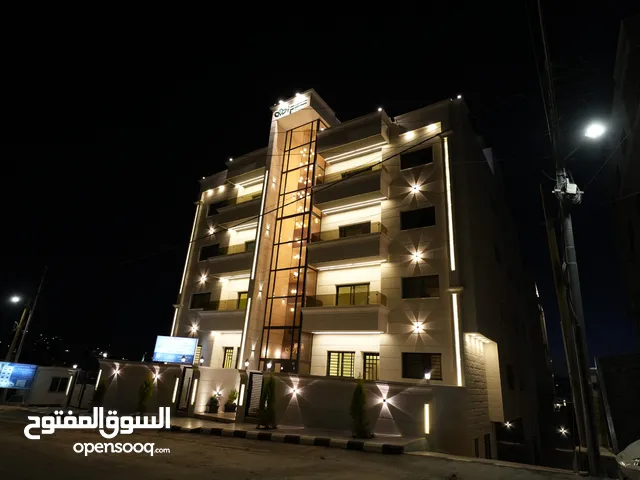 شقة روف دوبلكس فاخره بتشطيبات استثنائية البنيات مساحة 198م وترس خارجي 65م منطقة حديثه وهادئه