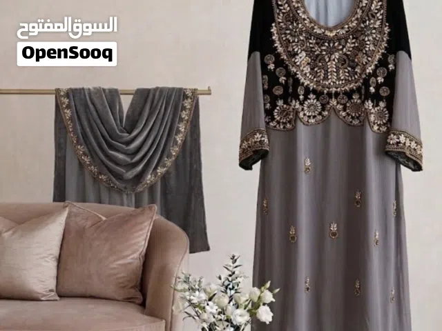 ملابس فخمة