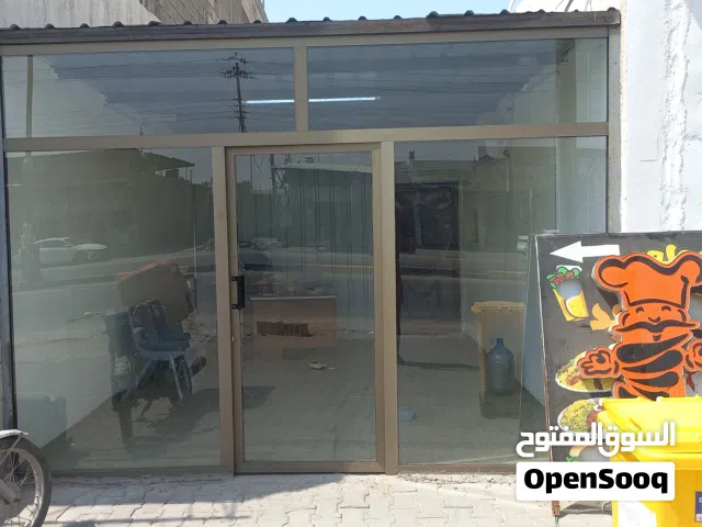باب المنيوم مستخدم