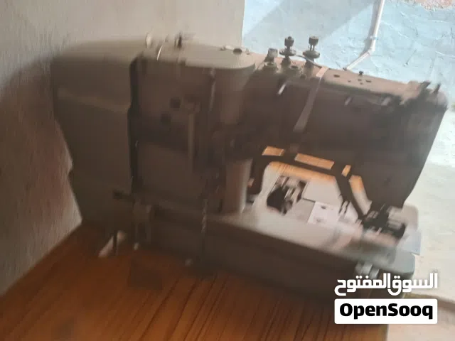 ماكينة خياطة