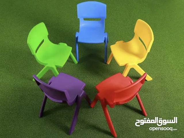 طاولة مثلث للاطفال مع 3 كراسي للروضات والحضانات والمدارس