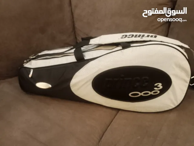 حقيبة تنس ارضي نوع برنس بحالة الجديد