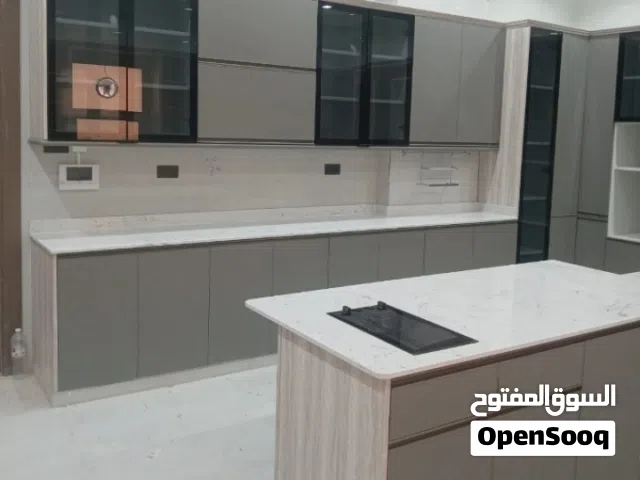 فني وصيانة مطابخ المنيوم فك وتركيب ونقل جميع انواع المطابخ وتبديل مفصلات وماسكات