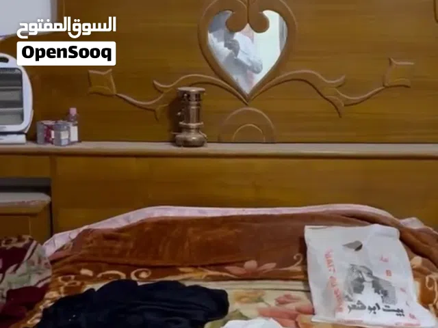 غرفه اخشاب كاملة 6 قطع بسعر جداً مقبول ، جديده تعتبر لان استعمالها قليل جداً وولا خدش