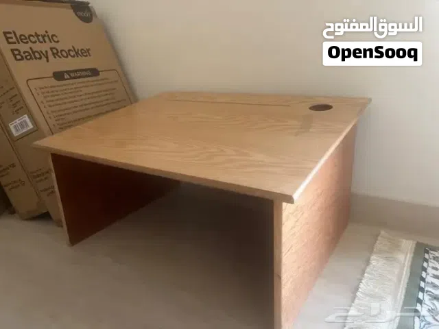 طاولة دراسية للبيع