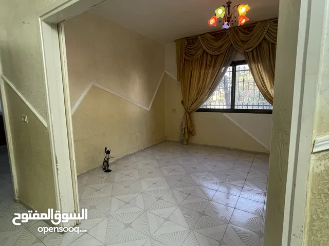 200 m2 3 Bedrooms Apartments for Rent in Jericho Al Quds St.