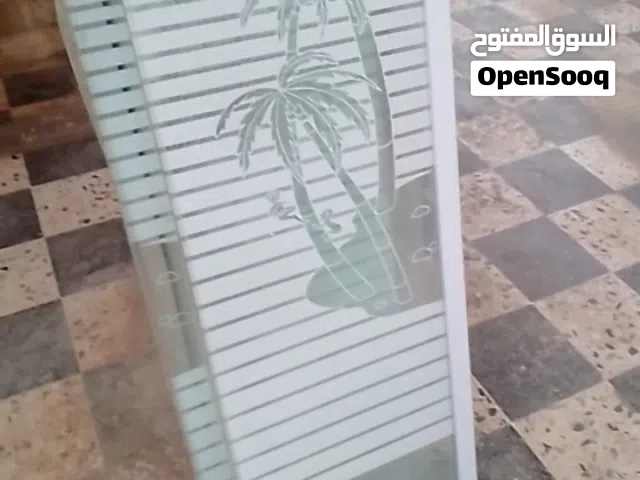 باب سوكريت للحمام مستعمل شبه جديد موقع اربد دوار النسيم بسعر حرق اااااااااااااااااااااأاااااااااااا