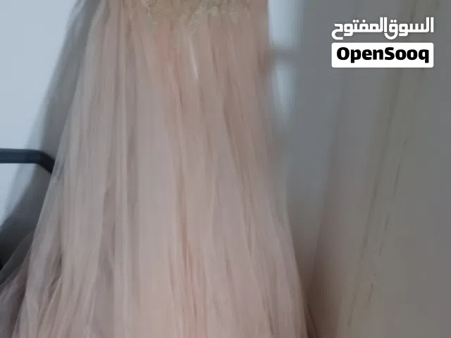 فساتين وقفطان
