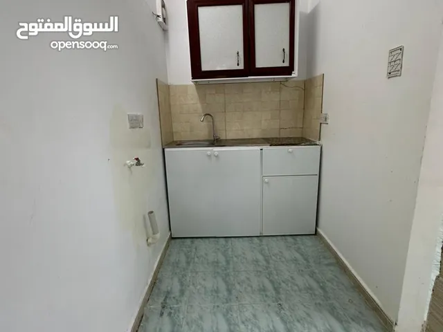 غرفه وحمام ومطبخ مدخل خاص وبركن خاص
