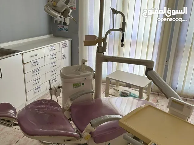 عيادة اسنان كاملة للبيع (معدات يابانية)