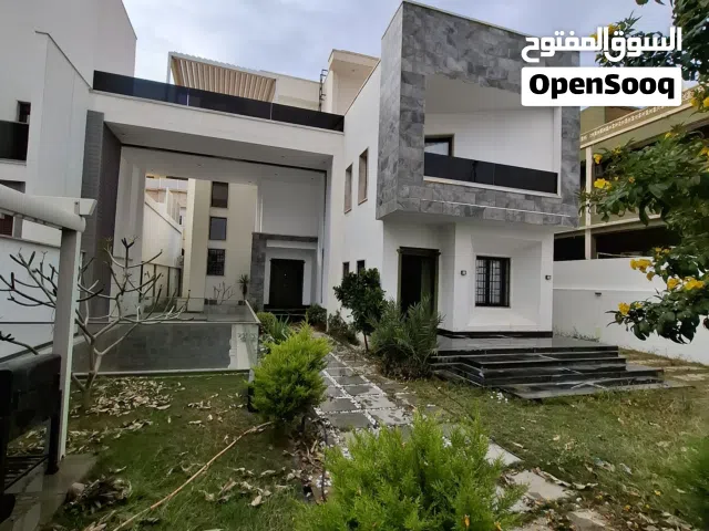 600 m2 More than 6 bedrooms Villa for Rent in Tripoli Al-Seyaheyya
