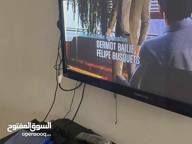 بلستيشن مع جهاز وشريط وطاوله وتعبيه متنقله وماوس كيبورد تخيلو 99 قابل للتفاوض