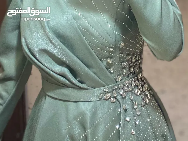 ملابس نسائية _فستان خطب وأعراس