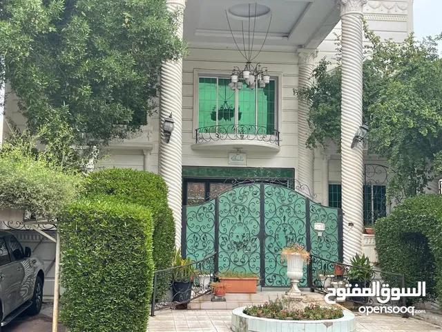750 m2 More than 6 bedrooms Townhouse for Sale in Al Ahmadi Sabahiya