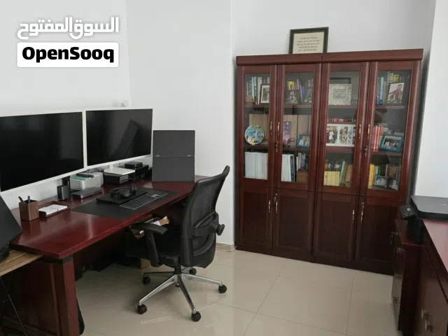 Full set office in excellent condition