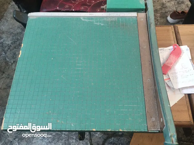 مقص ورق وكرتون يدوي يستعمل للتجليد الكتب