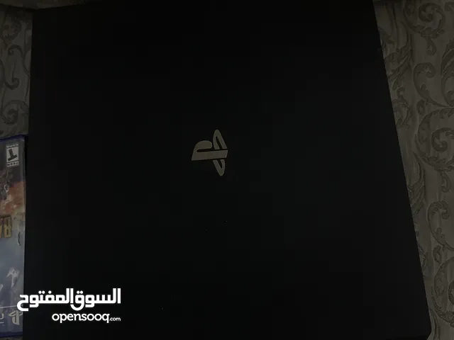 PS4 Pro مع ألعاب