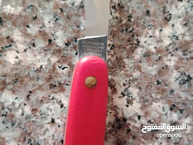 اداة تطعيم الاشجار.للبيع الزرقاء الجديده البتراوي بقرب من فندق الجوابره