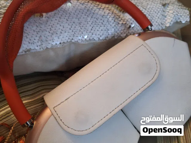 فرصة Airpods Max شبه جديدة للبيع  بسعر مميز