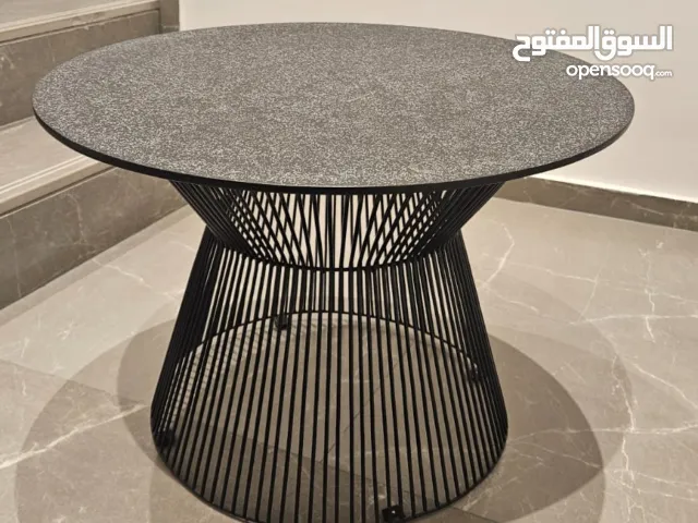 طاولة جانبية - من الحجر والألمنيوم - نيوزيلندا  Side Table - New Zealand Made - Stone & Aluminum