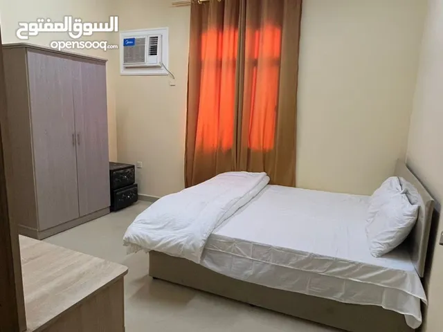 شقه من غرفتين و صاله ودورتان مياه في صلاله الجديدة