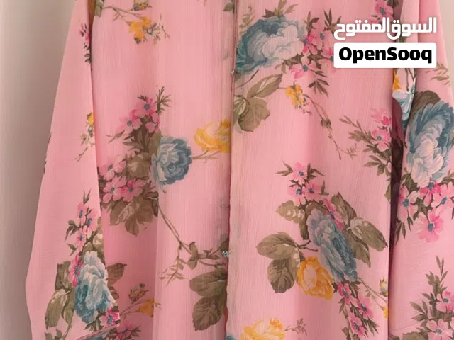 متوفر عبايه للتسليم فوري