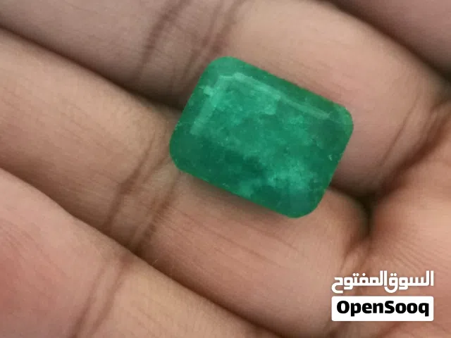 تحفة للاقتناء والتميز جوهرة فاخرة ثمينة لحلق أو قلادة أو خاتم للاقتناء زمرد اخضر طبيعي اصلي مصقول جا