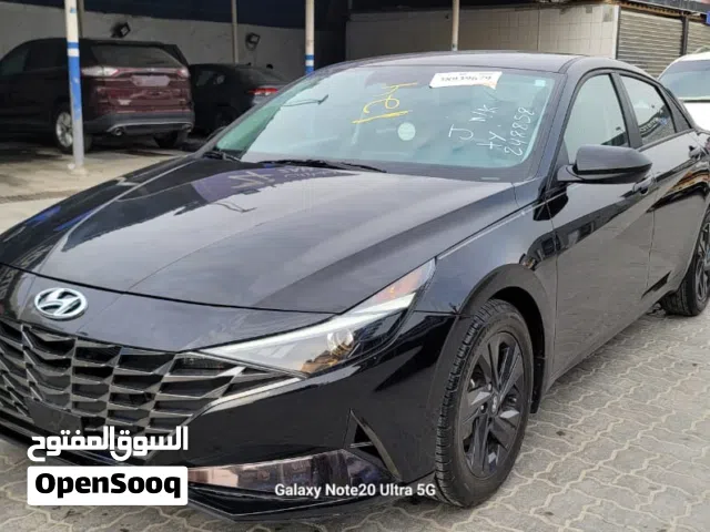 السلام عليكم هونداي الالنترا 2022 وارد امريكي سيارة بحالة جديدة ونضيفة لون اسود