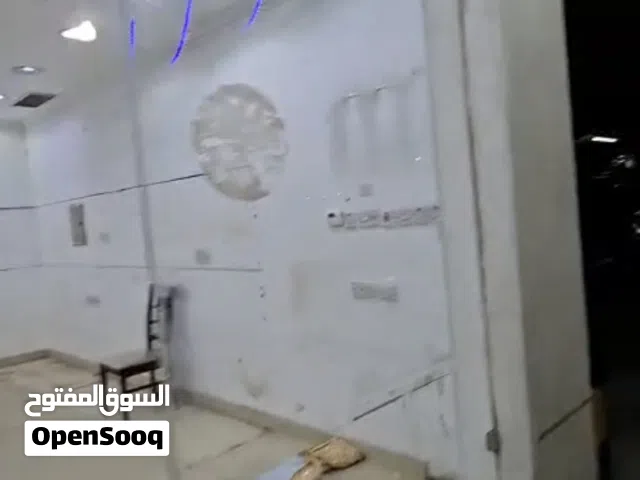 محل للايجار بحولي متشطب وجاهز مساحه 40 م ويوجد محلات بالسالميه