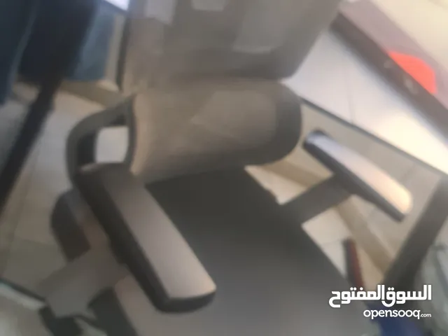 مكتب و كرسي العاب جيمنج جديد مع فواتير الشراء