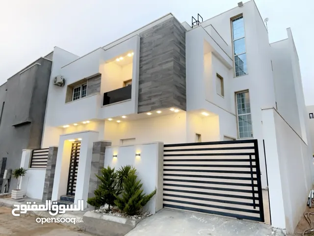 420 m2 5 Bedrooms Villa for Sale in Tripoli Al-Serraj