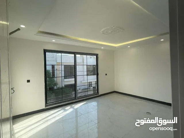 200m2 4 Bedrooms Villa for Sale in Erbil Sarbasti
