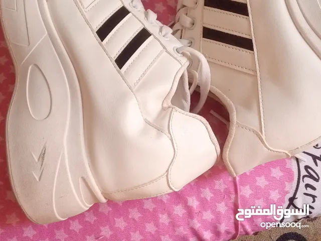 White Sport Shoes in Assiut