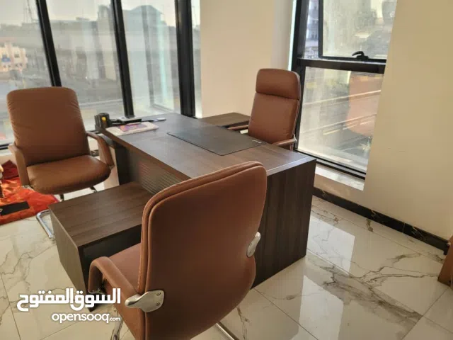 اثاث مكاتب وكراسي