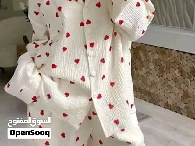 بيجامات و لانجري متنوعة