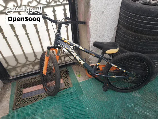 دراجه هوائيه لم يتم استخدامها ابدا معروضه للبيع وصحب العجله يريد بيعها في اسرع وقت