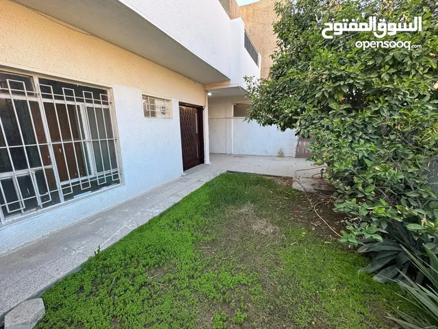 بيت للبيع 210م (بدون دلالية- موقع وسعر ممتاز)- بغداد الكرخ / الاعلام- حي الشباب