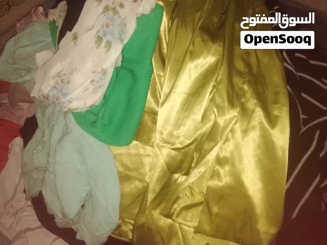 ملابس مستعمله وجديده للبيع بسعر نص دبنار ل دينار ونص للقطعه