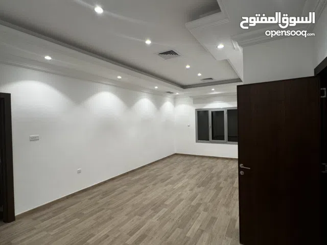 250 m2 3 Bedrooms Apartments for Rent in Kuwait City Nuzha