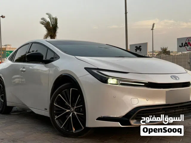 2023 Toyota Prius XLE AWD  Only 12k KM  Full Option  Hybrid  RTA Passed  75500 AED