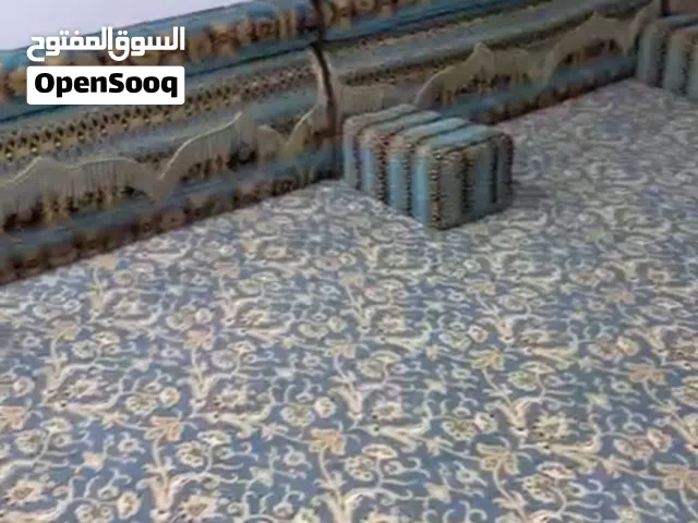 جلسة ارضية  اسفنج ظهر اصلي نظيف