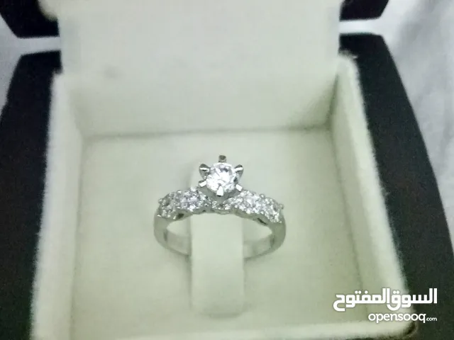 : خاتم ذهب 18 مرصع ألماس طبيعي VVS G+ بالشهادة – 3.2 جرام دهب – 0.20 قيراط ألماس