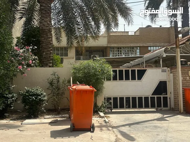 295 m2 3 Bedrooms Townhouse for Sale in Baghdad Mansour