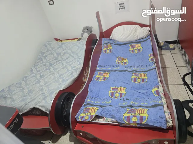 غرفه نوم أطفال سريرين مزدوجين تفصيل على شكل سيارات