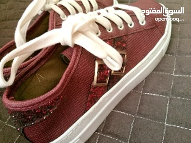 Red Comfort Shoes in Zarqa