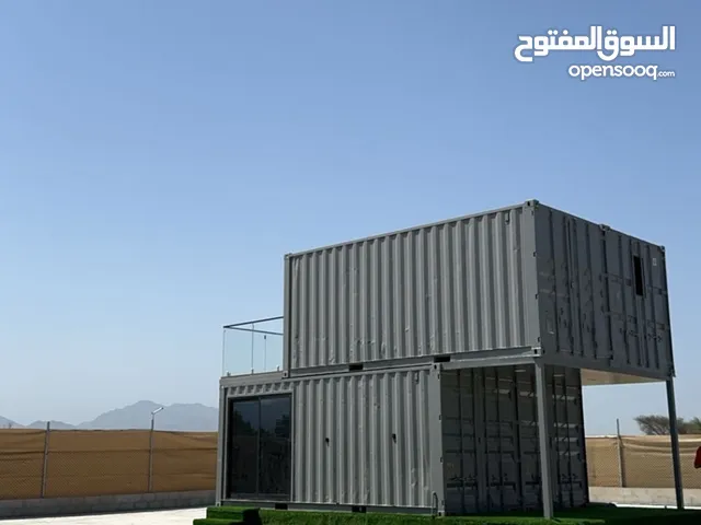 4 Containers