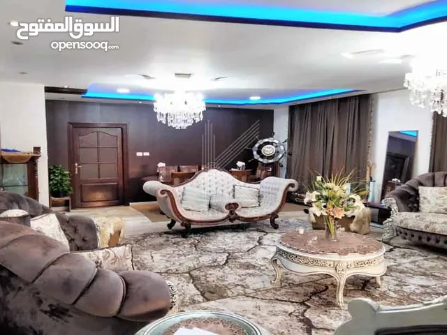 380m2 5 Bedrooms Apartments for Sale in Amman Um El Summaq